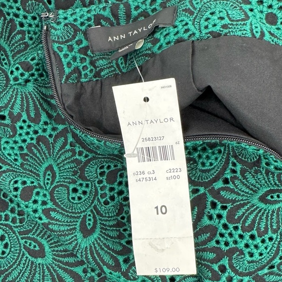 Ann Taylor NWT Fully Lined Lace Pencil Skirt | Size 10 | Green and Black - Picture 8 of 9